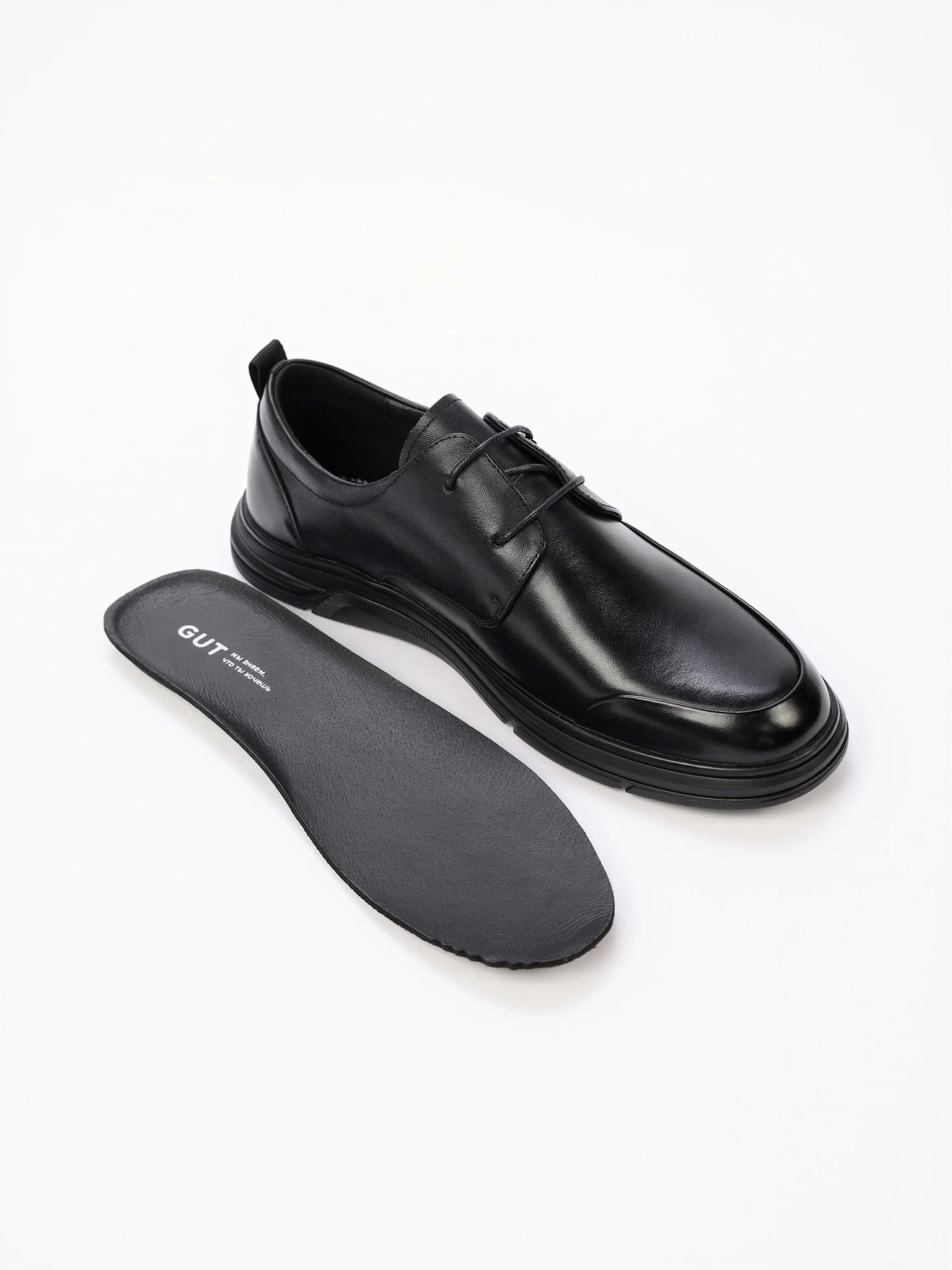 Туфли-дерби черного цвета со шнуровкой